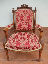 Poltrona Antica in stile Luigi XVI in noce - 1900
