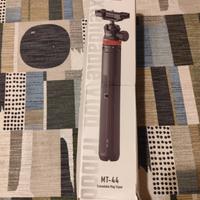 bastone per selfie e fotocamera 