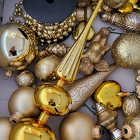 Palle natalizie con punta e catenella