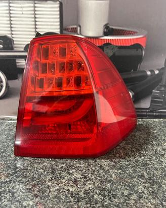 4871738 faro posteriore destro per BMW SERIE 3 TOU