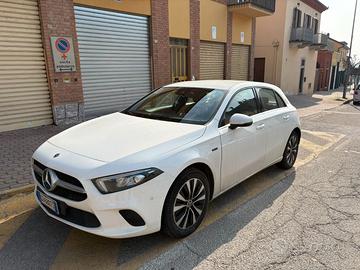 Mercedes-Benz A 250 e business extra