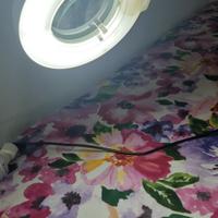 lampada per estetica con lente d'ingrandimento. 