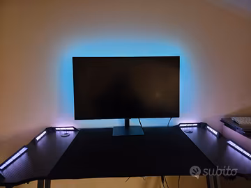 Scrivania RGB e notebook asus X5DIJ 