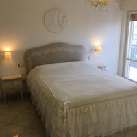 Copriletto in pizzo fatto a mano "romantico"