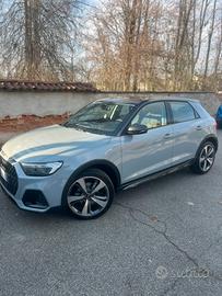 Audi A1 1.5tfsi identity black