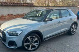 Audi A1 1.5tfsi identity black