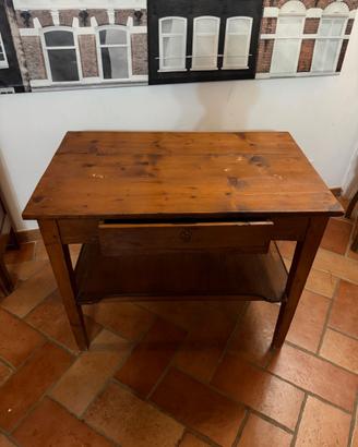Tavolo d’epoca in legno con cassetto  – primi ’900