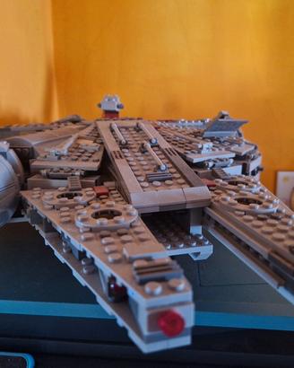 MODELLO MILLENIUM FALCON COSTRUZIONI