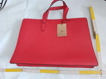 Borsa portadocumenti in pelle rossa