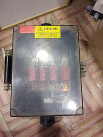 Motore elettrico con vetro in plastica, esattament