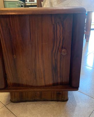 Comodino legno radica