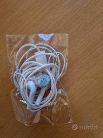auricolari per cellulari con cavo   1 € cadauno