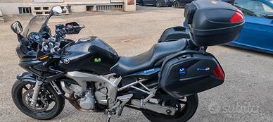 Yamaha Fazer  FZ6 nera quella della foto 