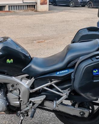 Yamaha Fazer  FZ6 nera quella della foto 