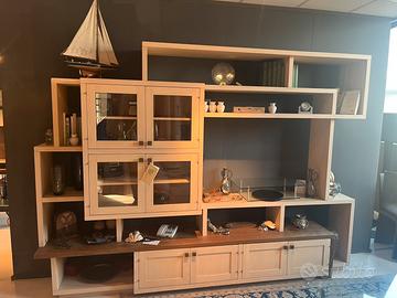 Parere tv in legno massello