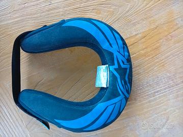 Collarino sotto casco