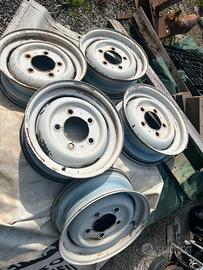 Cerchi in ferro di 16  lend rover defender