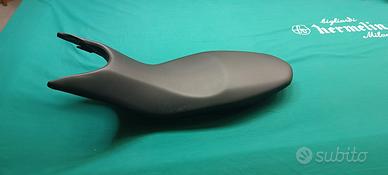 sella hipermotatd 821