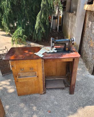 Macchina da cucire vintage