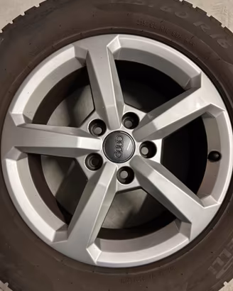 Cerchi originali  16” Audi Q2 con gomme invernali