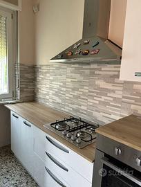 Cucina praticamente nuova