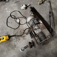 montacarico per lavori di edilizia 