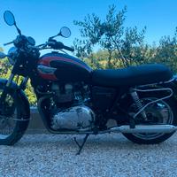Moto Triumph Bonneville T100