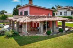 Villa di 150 m² con 4 locali a Zagarolo