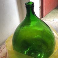 Due damigiane in vetro da 50 litri 