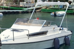 Barca semicabinato in vetroresina