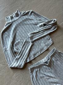 Conpleto maglia e pantaloni