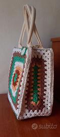 Borsa all'uncinetto artigianale con pochette.
