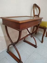 Tavolino espositore con ribalta