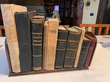 Antico portalibri da scrivania in noce, ottone.