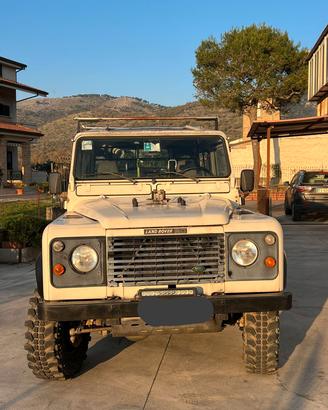 Land Rover Defender 90