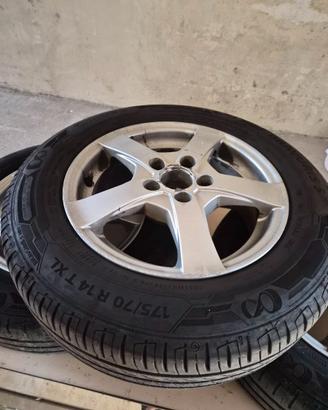 Cerchi in lega 14” + gomme estive – prezzo stracci