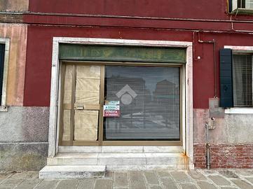 NEGOZIO A VENEZIA