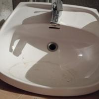 Lavabo con rubinetto groeh