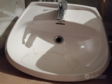 Lavabo con rubinetto groeh