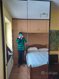 Armario a specchi e due ante