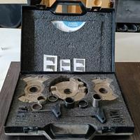 Gruppo di teste combinate per antine (22÷32)