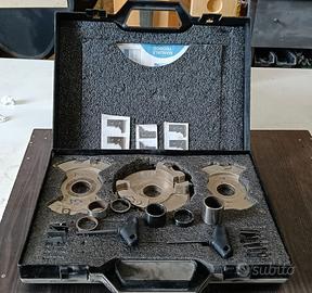 Gruppo di teste combinate per antine (22÷32)