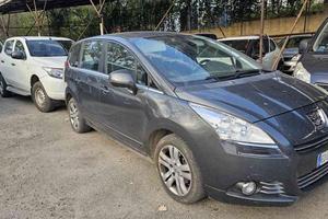 PEUGEOT 5008 2.0 HDi 150CV Tecno