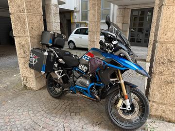 BMW GS R1200 colorazione Rally scarico Akrapovic