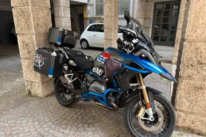 BMW GS R1200 colorazione Rally scarico Akrapovic