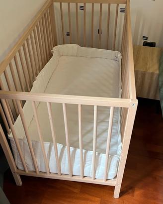 lettino Ikea bambini+ materasso+ paracolpi 
