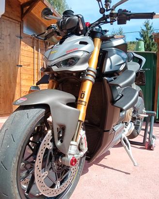 Ducati Streetfighter V4S 