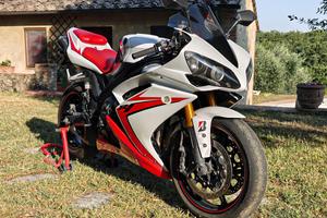 Yamaha YZF R1
