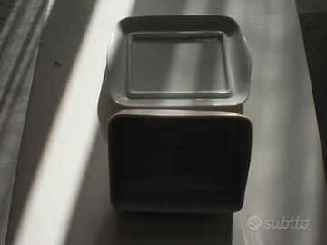 porta burro in ceramica bianca