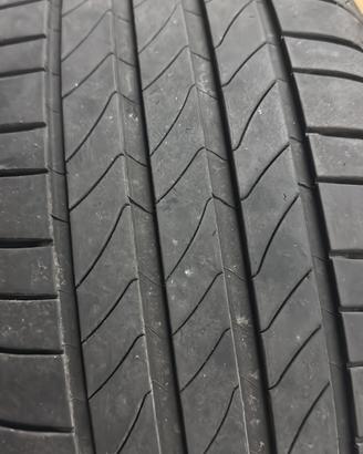 Gomme auto